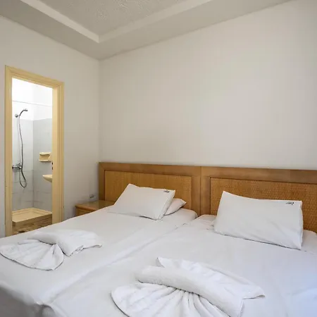 Evi & Pefkos Hotell Pefki