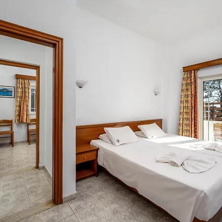 מלון Evi & Pefkos