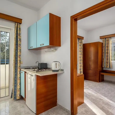 Evi & Pefkos * Pefki (Rhodes)