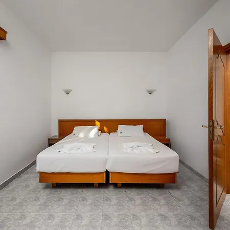 Evi & Pefkos * Pefki (Rhodes)