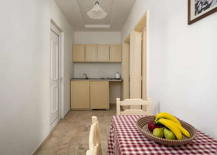 Hotel Evi & Pefkos *