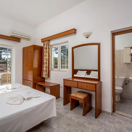 Hotel Evi & Pefkos